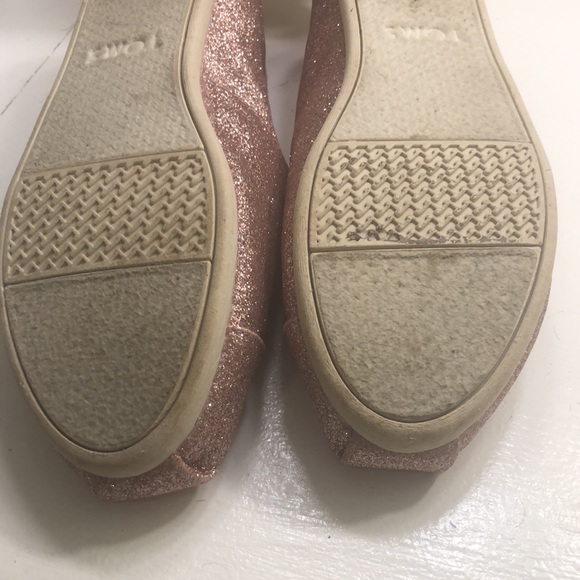 Toms pink glitter slip on shoe - Picture 2 of 2